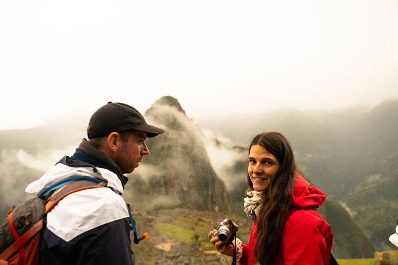 Who can volunteer in Cusco Peru